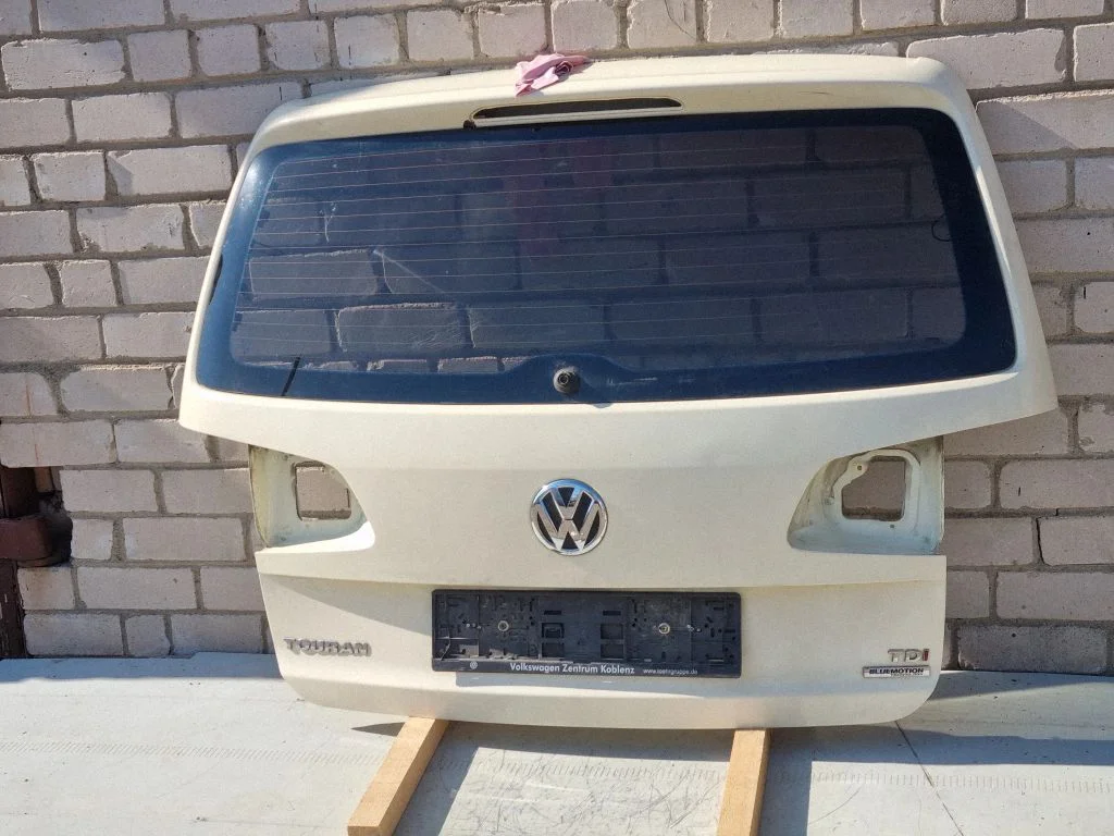 Tailgate/trunk/boot lid – rear