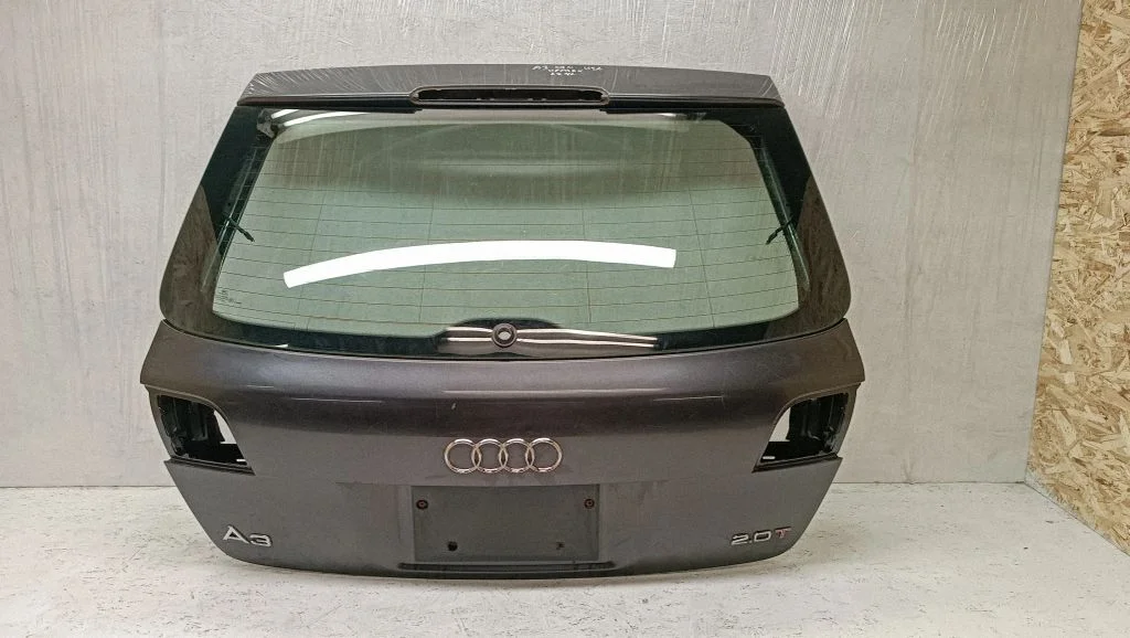Tailgate/trunk/boot lid – rear