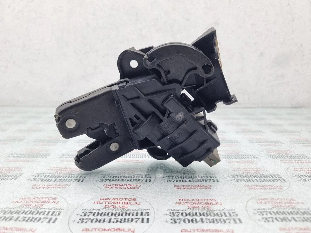 Tailgate/trunk/boot lock/catch/latch 4F5827505B