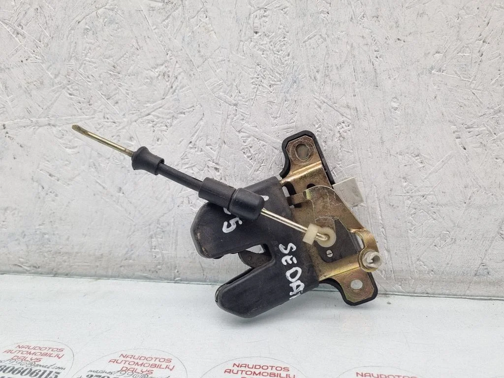Tailgate/trunk/boot lock/catch/latch 4B5827505B