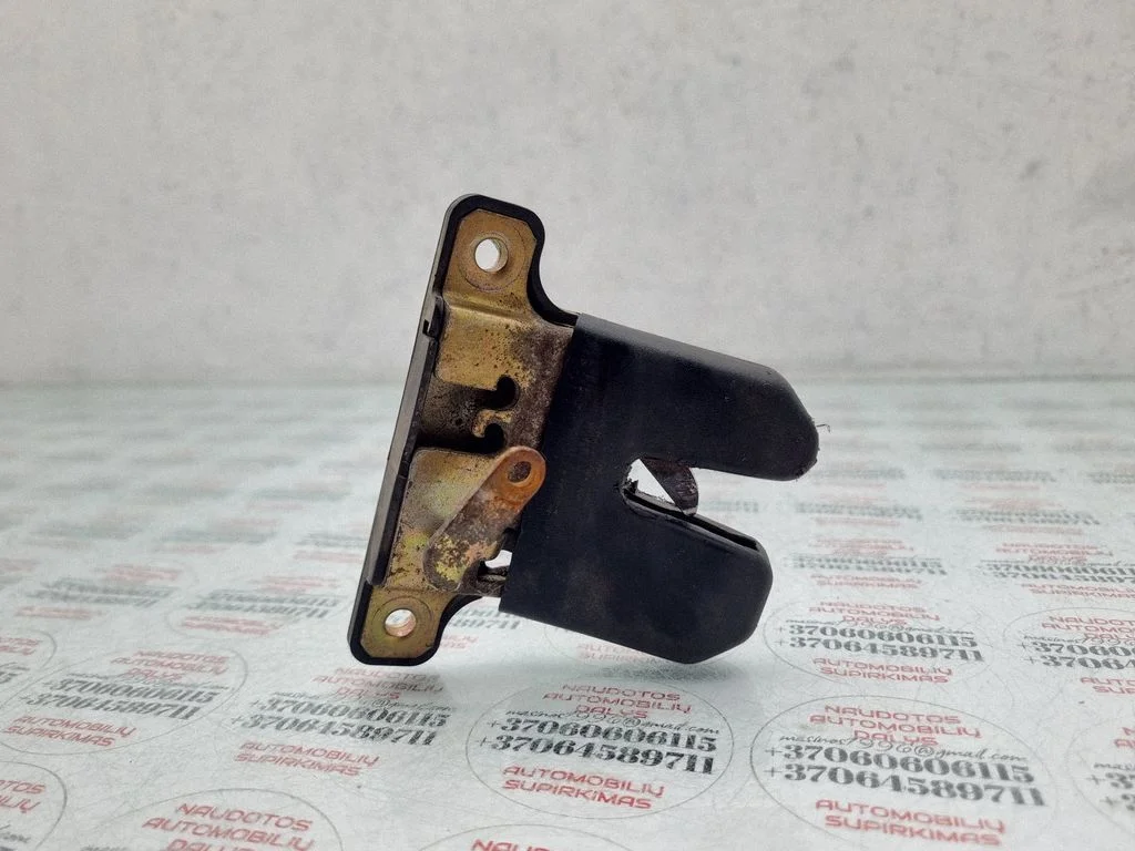 Tailgate/trunk/boot lock/catch/latch 8D5827505