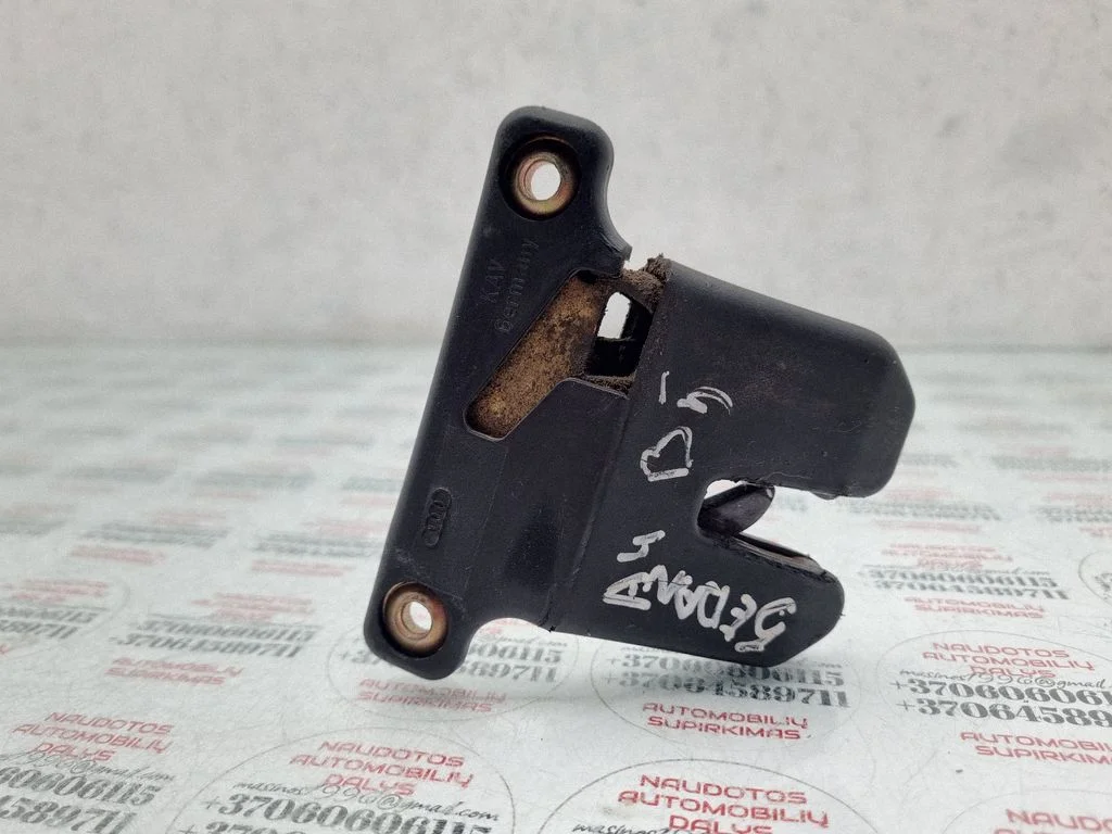 Tailgate/trunk/boot lock/catch/latch 8D5827505
