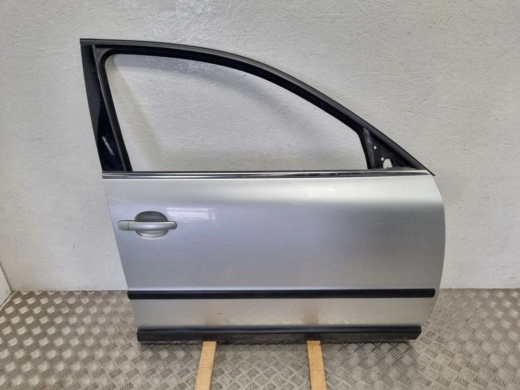 Front door – Volkswagen Passat B5 (1997-2000)