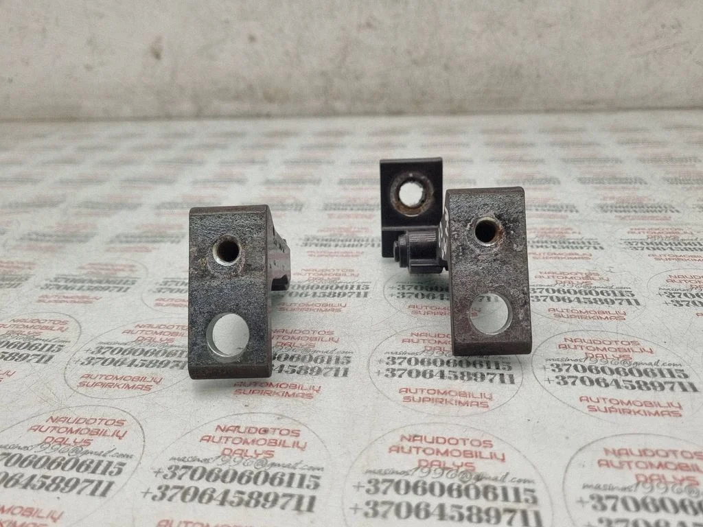 Front door hinges set – Audi A4 Allroad B8 (2008-2016)