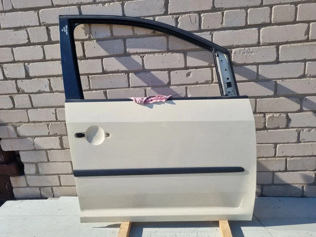 Front door – Volkswagen Touran II (2010-2016)