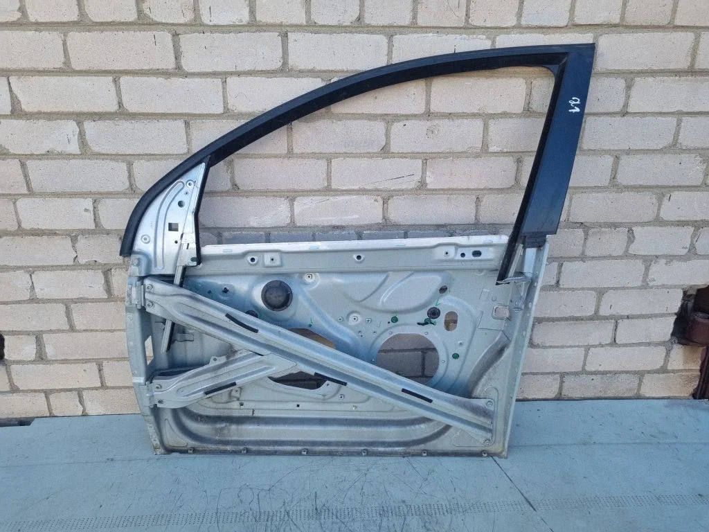 Front door – front left