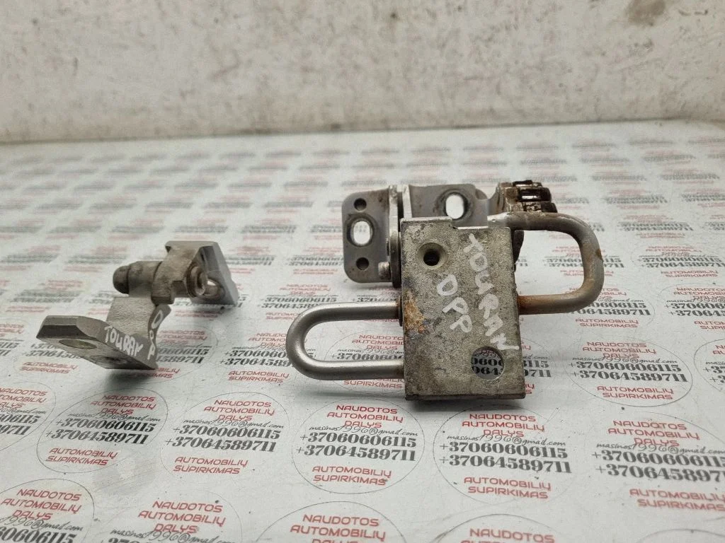 Front door hinges set – Volkswagen Touran I (2003-2010)