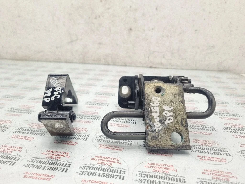 Front door hinges set – Volkswagen Touareg I (2002-2010)