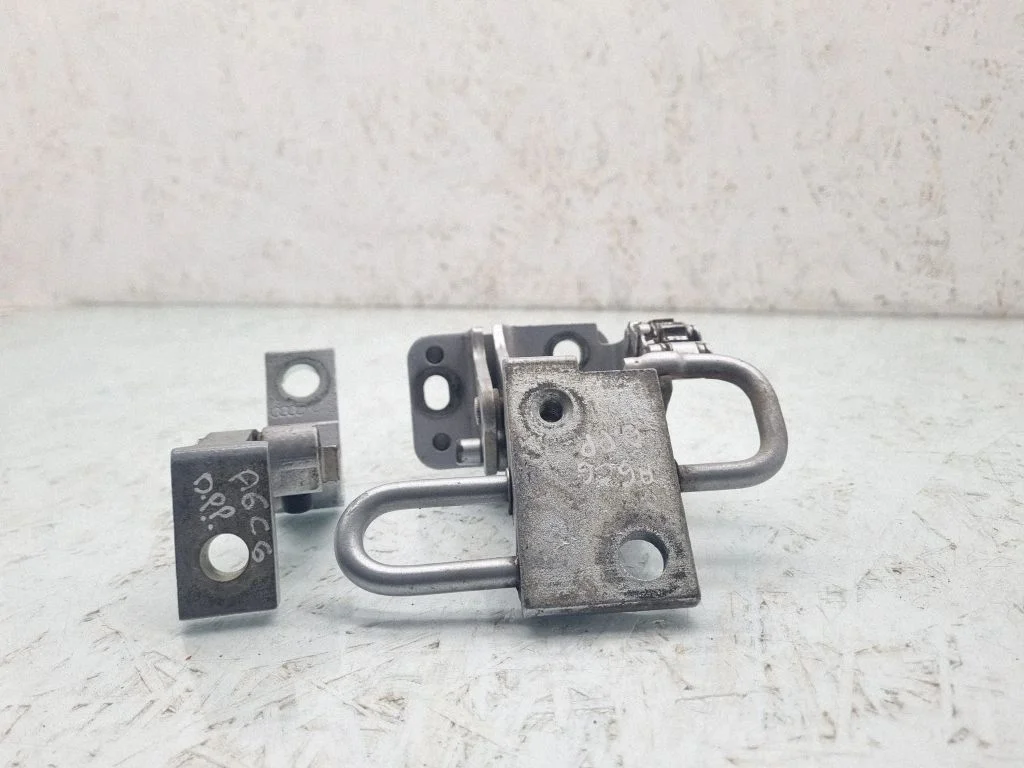 Front door hinges set – Audi A6 Allroad C6 (2006-2011)