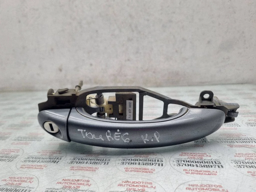 Front door exterior handle – Volkswagen Touareg I (2002-2010)