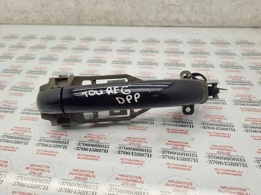 Front door exterior handle – Volkswagen Touareg I (2002-2010)