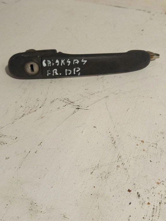 Front door exterior handle – front right