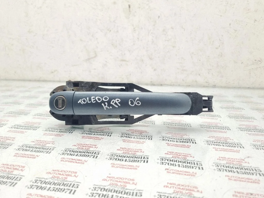 Klamka zewnętrzna drzwi przednich 3B0837885