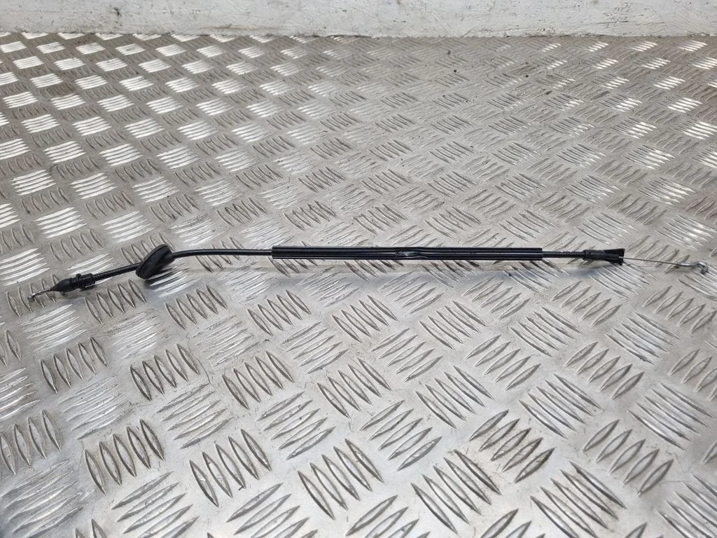 Front door cable line – Volkswagen Golf Plus (2005-2013)