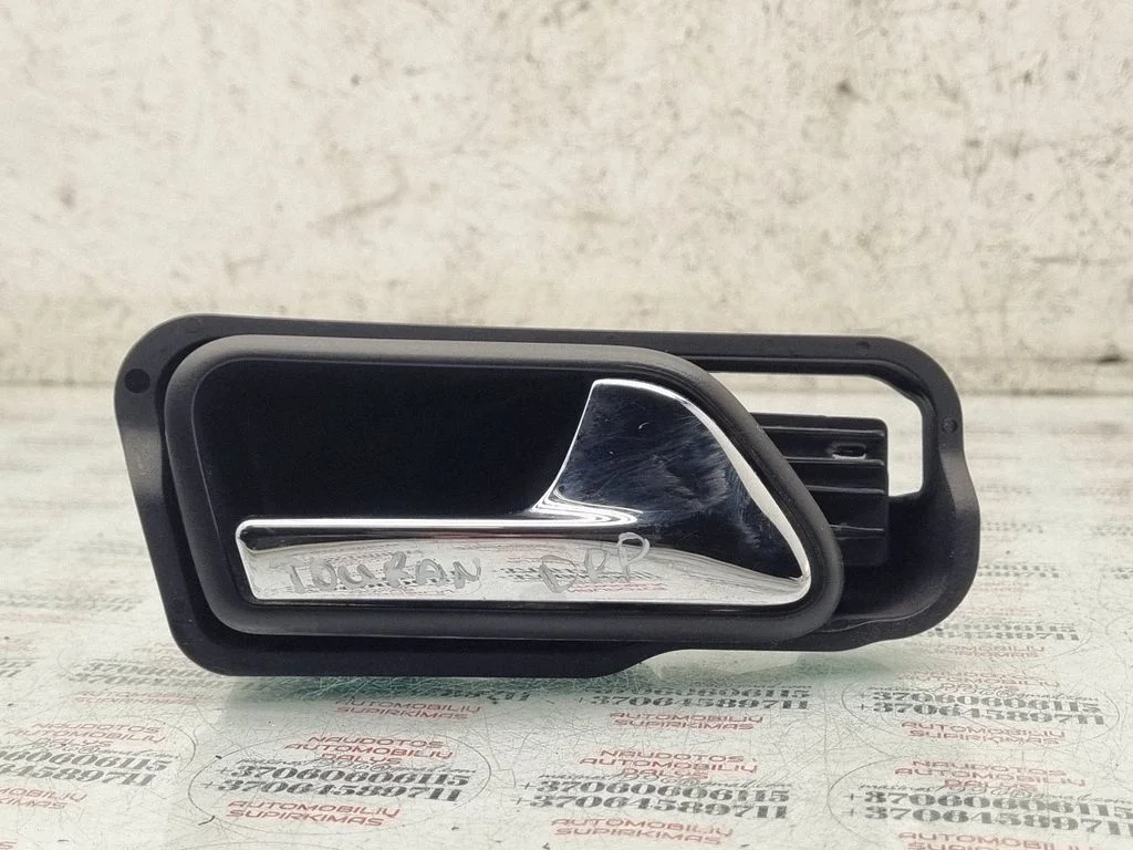 Front door interior handle – Volkswagen Touran I (2003-2010)