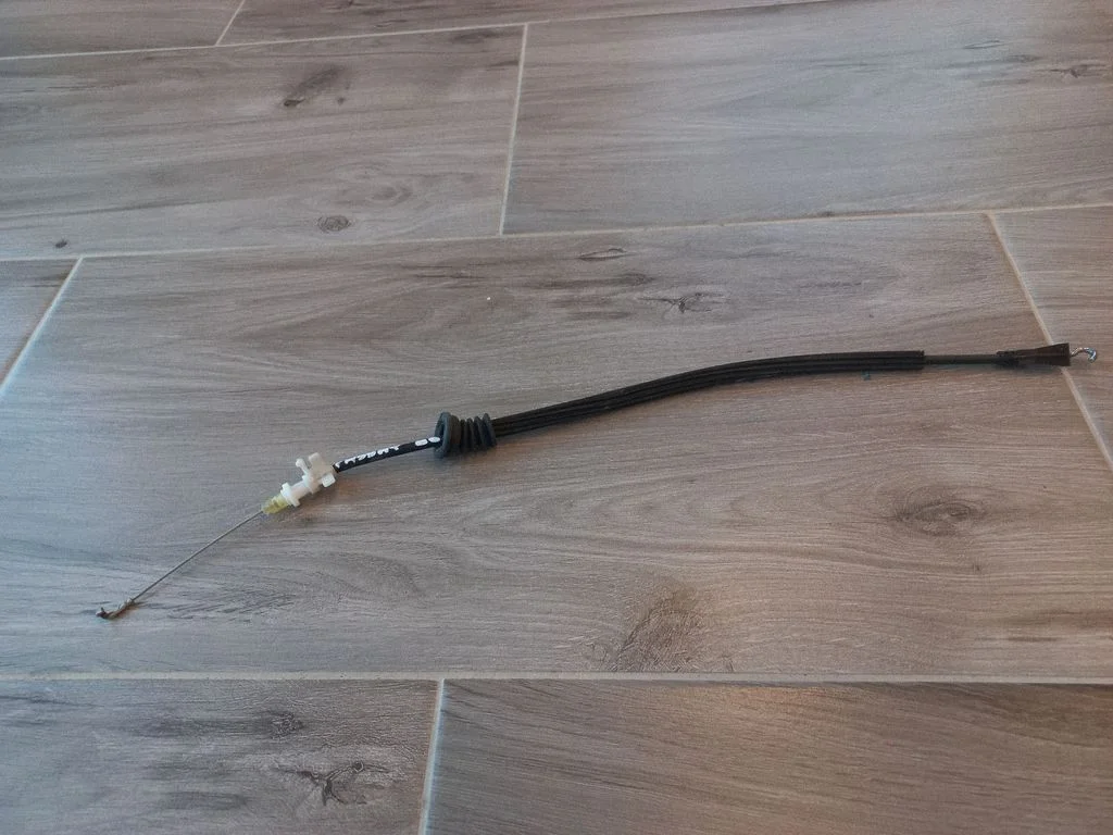 Front door cable line – Volkswagen Passat B6 (2005-2010)