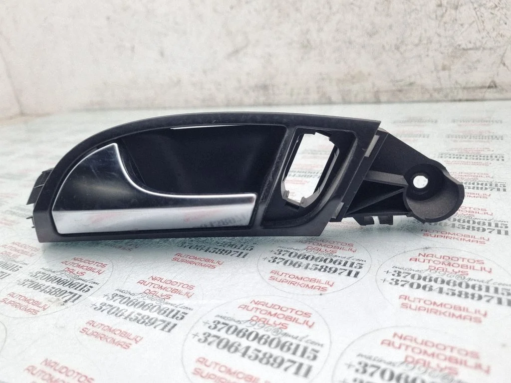 Front door interior handle – Audi Q7 4L (2005-2015)