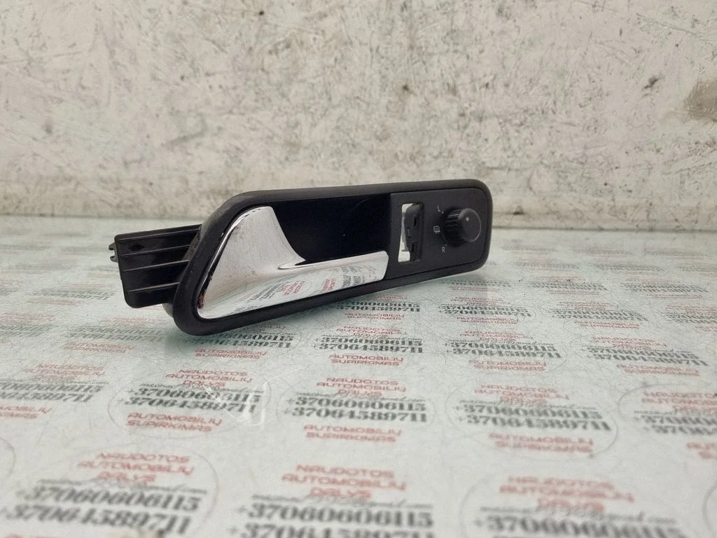 Front door interior handle – Volkswagen Touran I (2003-2010)