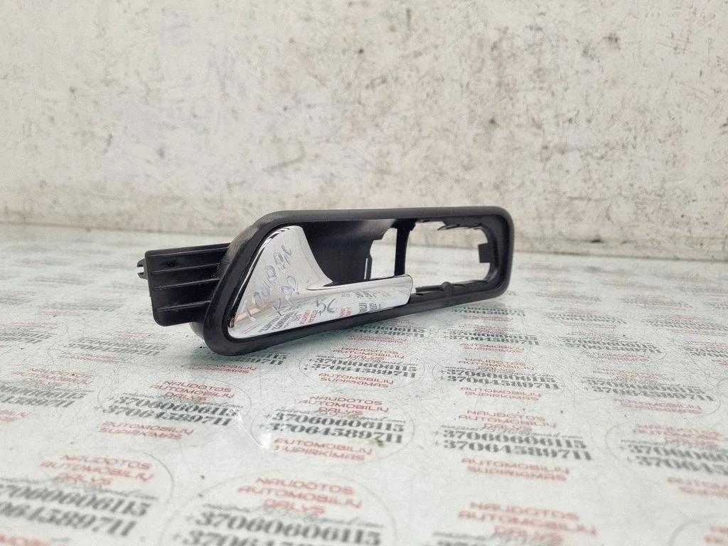 Front door interior handle – Volkswagen Touran I (2003-2010)