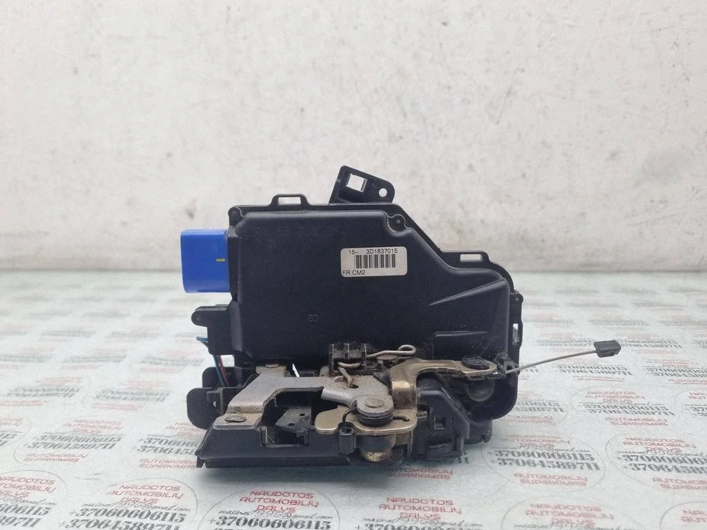 Zamek drzwi przednich 3D1837015