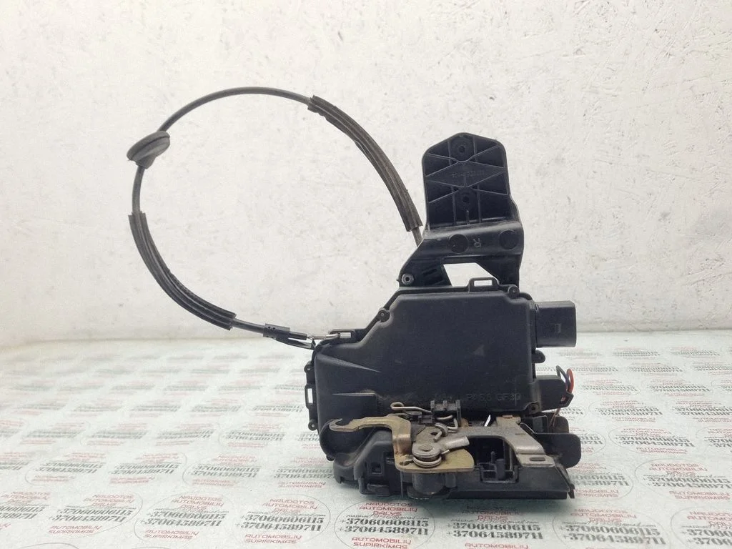 Front door lock – front right