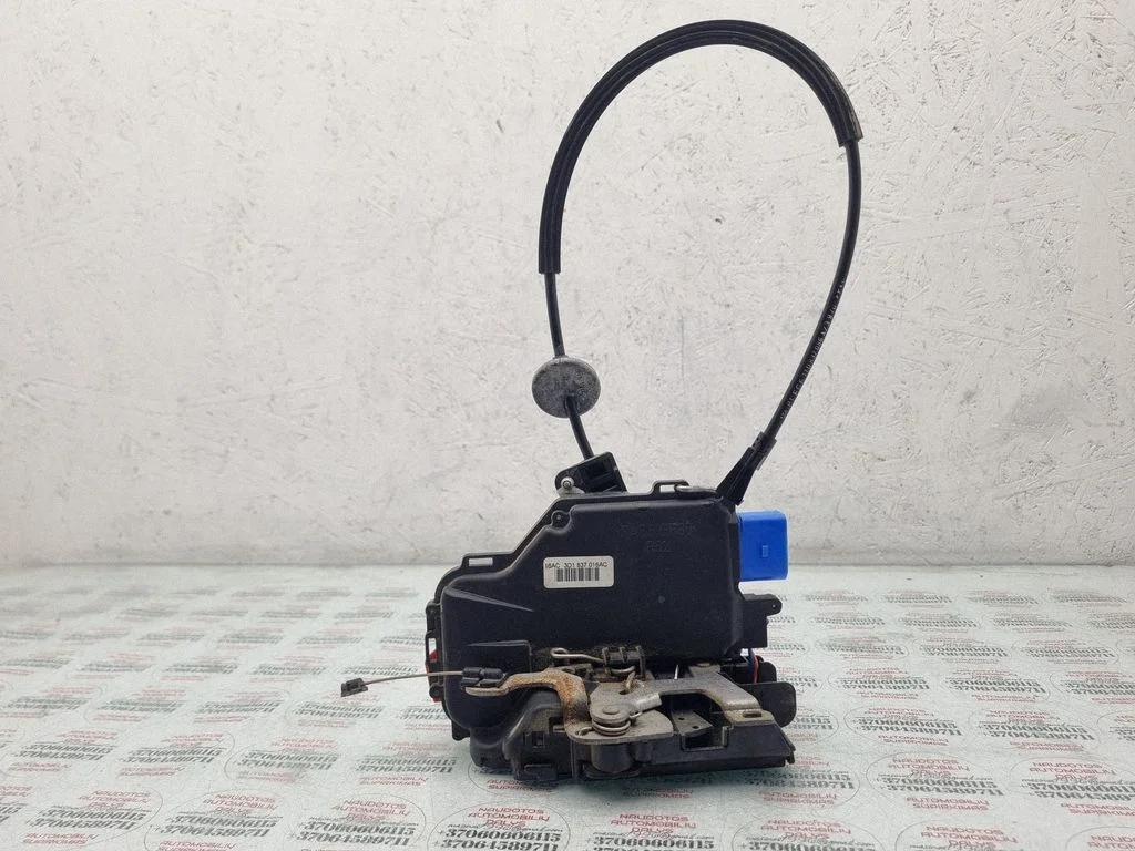 Priekšējo durvju slēdzene 3D1837016AC
