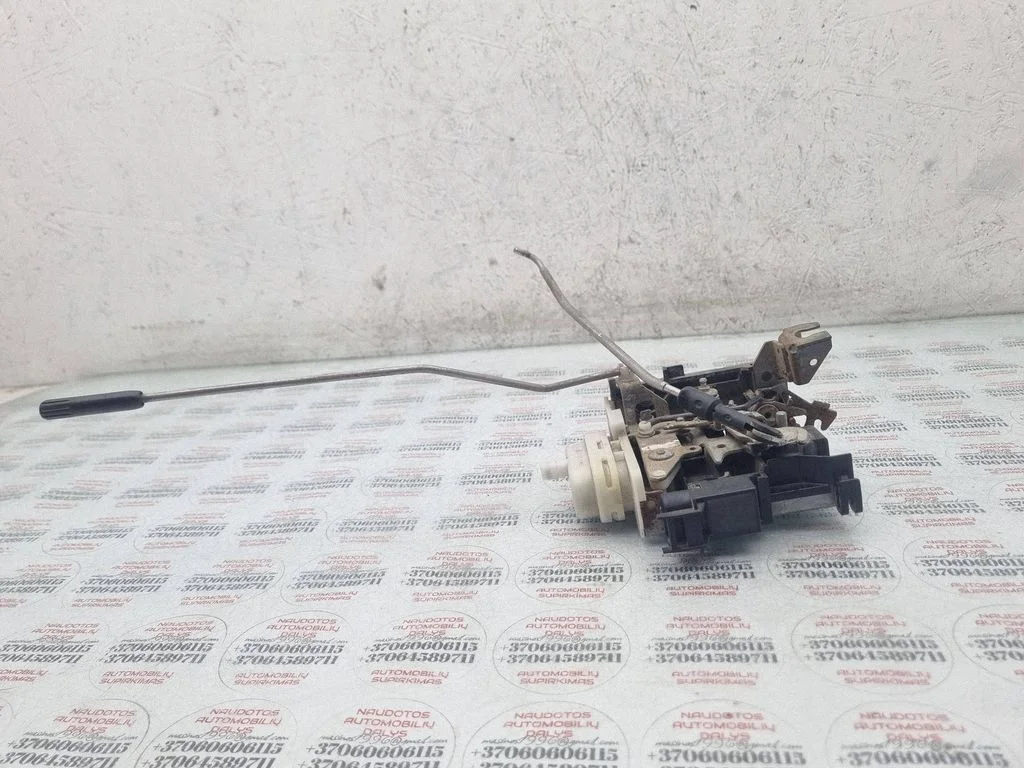 Esiukse lukk – Audi A4 S4 B5 8D (1999-2000)