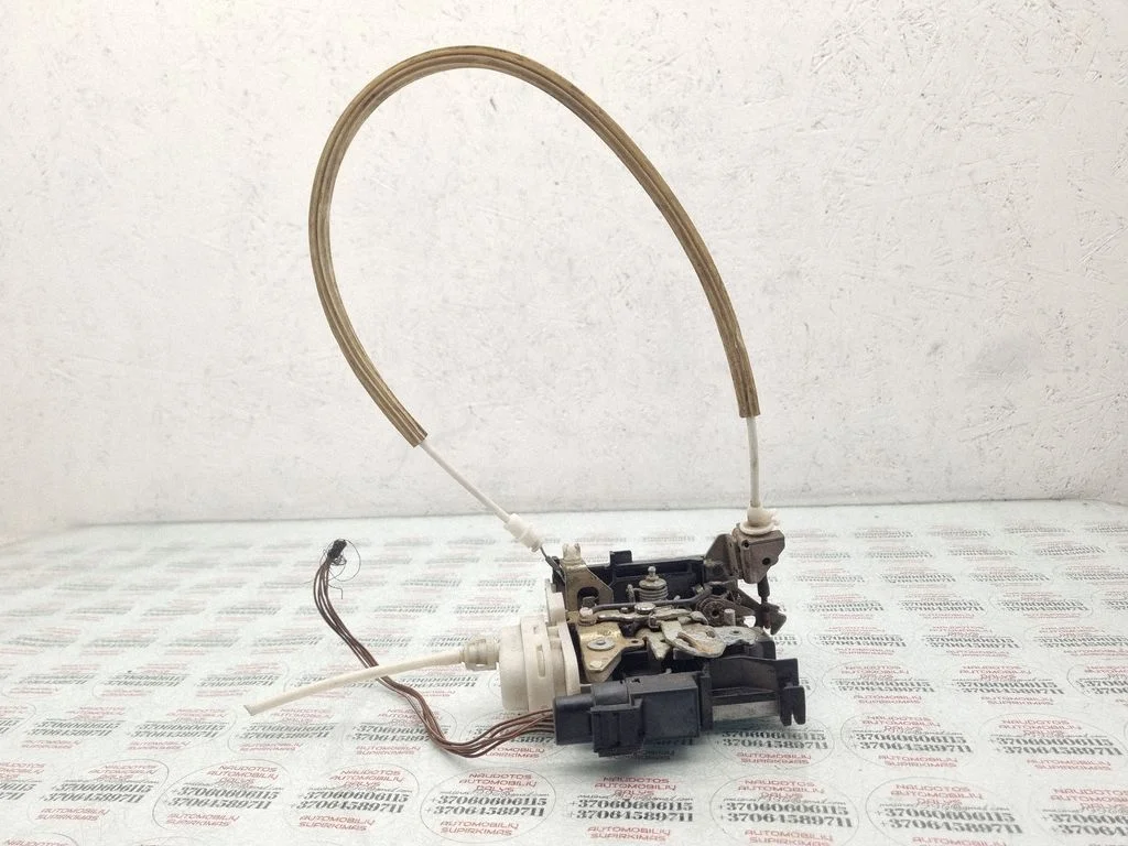 Front door lock 4D1837016D