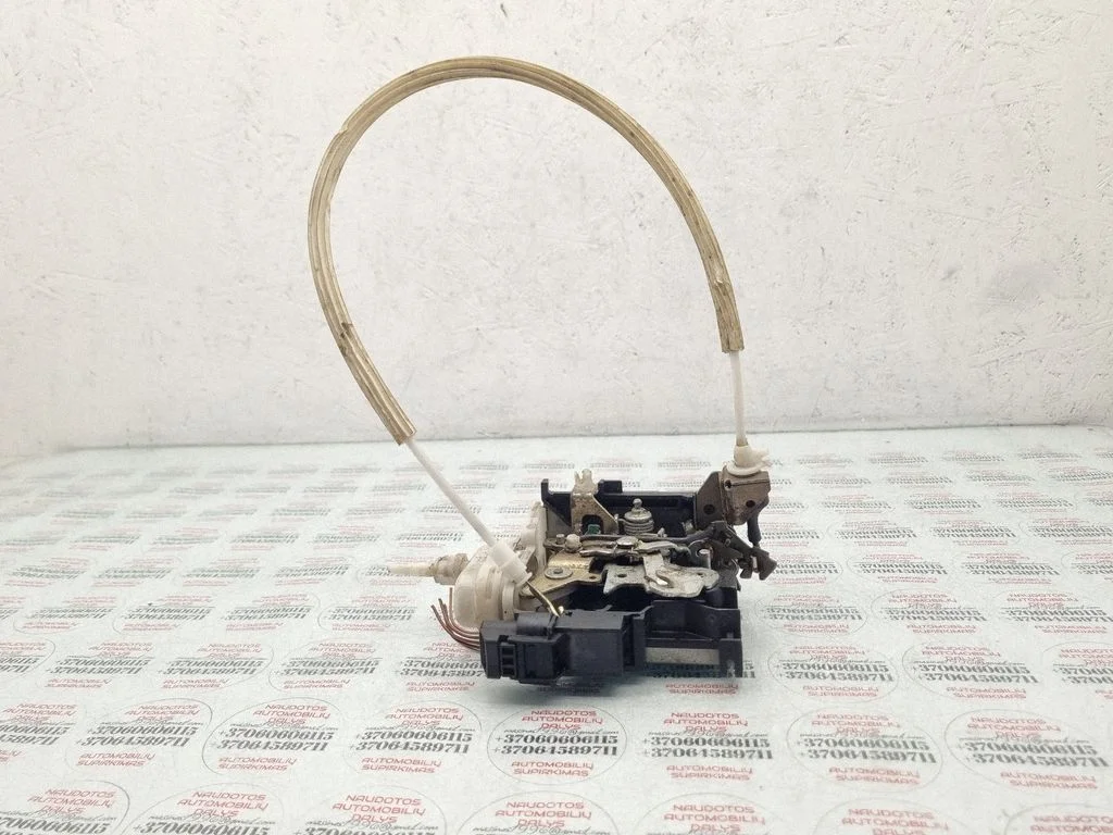 Front door lock 4D1837016D