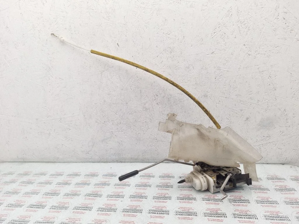 Front door lock 8L1837016C