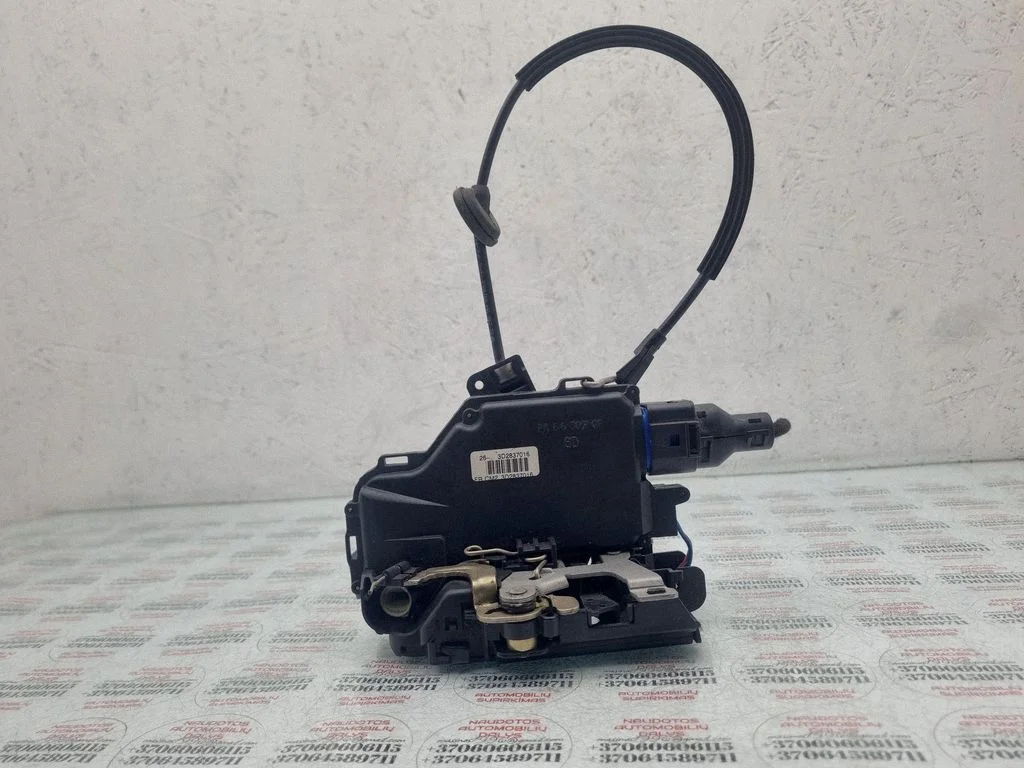 Zamek drzwi przednich 3D2837016