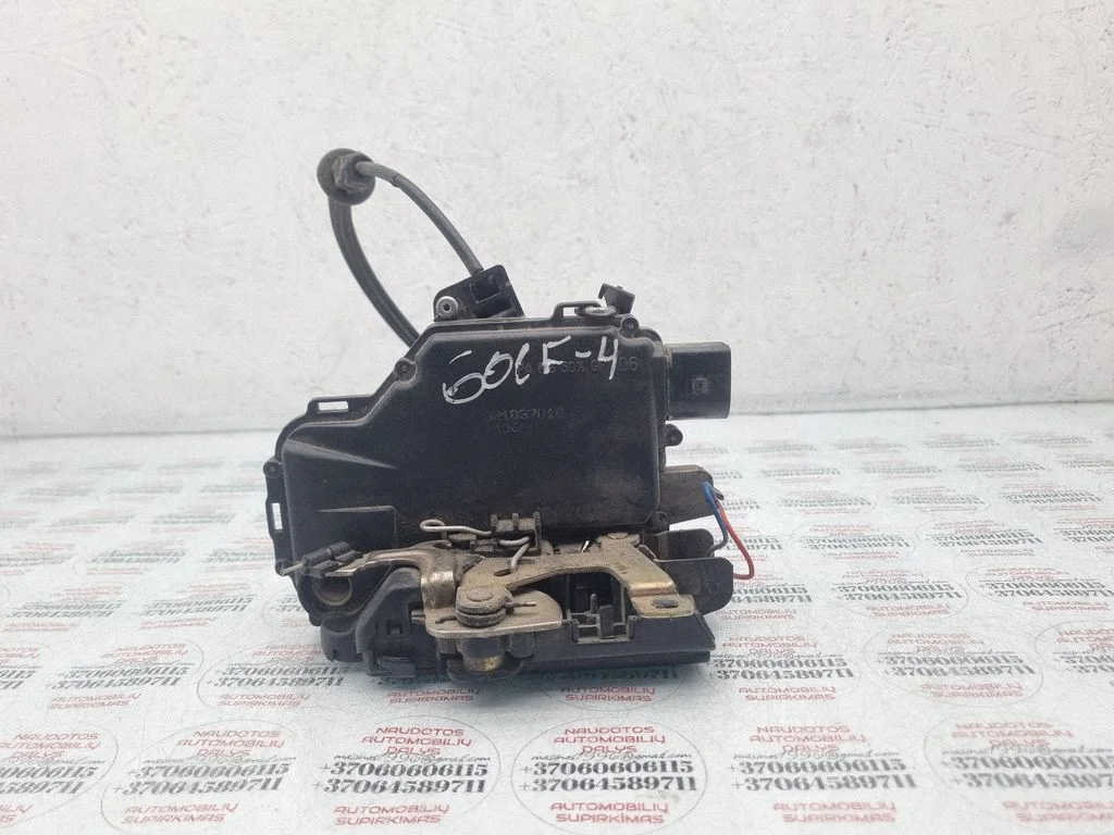 Front door lock – Volkswagen Golf IV (1998-2005)
