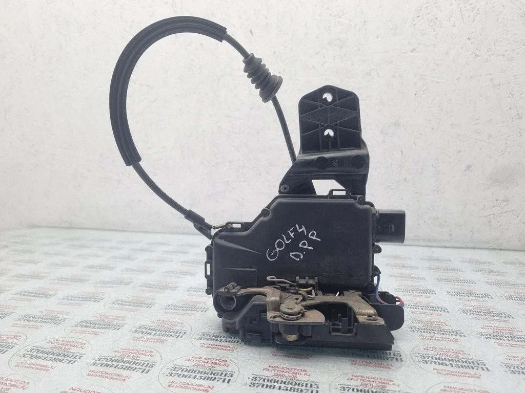 Front door lock – front right