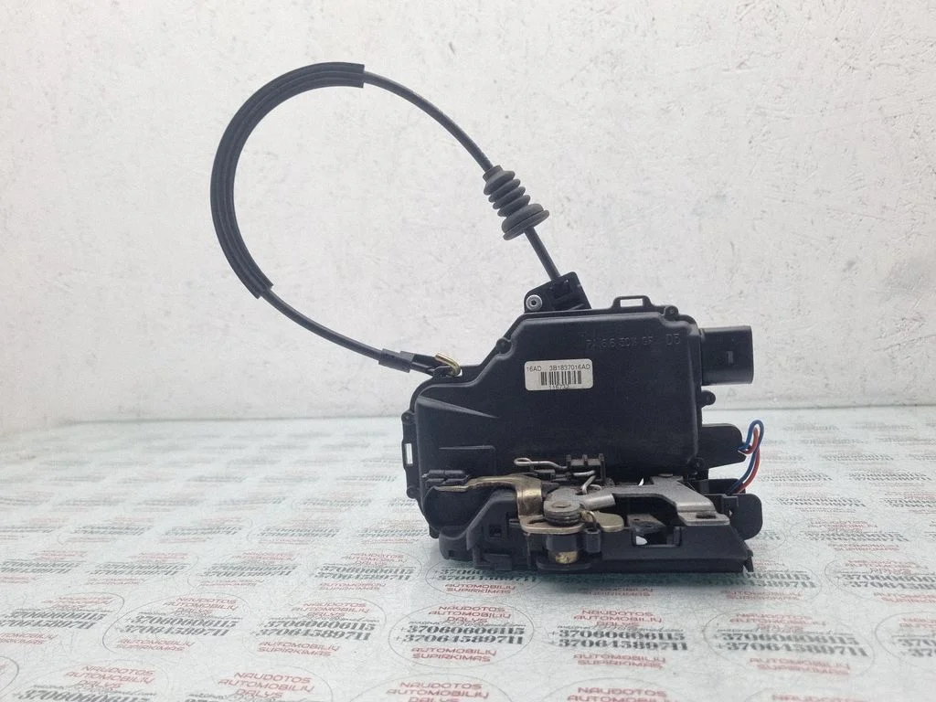 Front door lock – Volkswagen Golf IV (1998-2005)