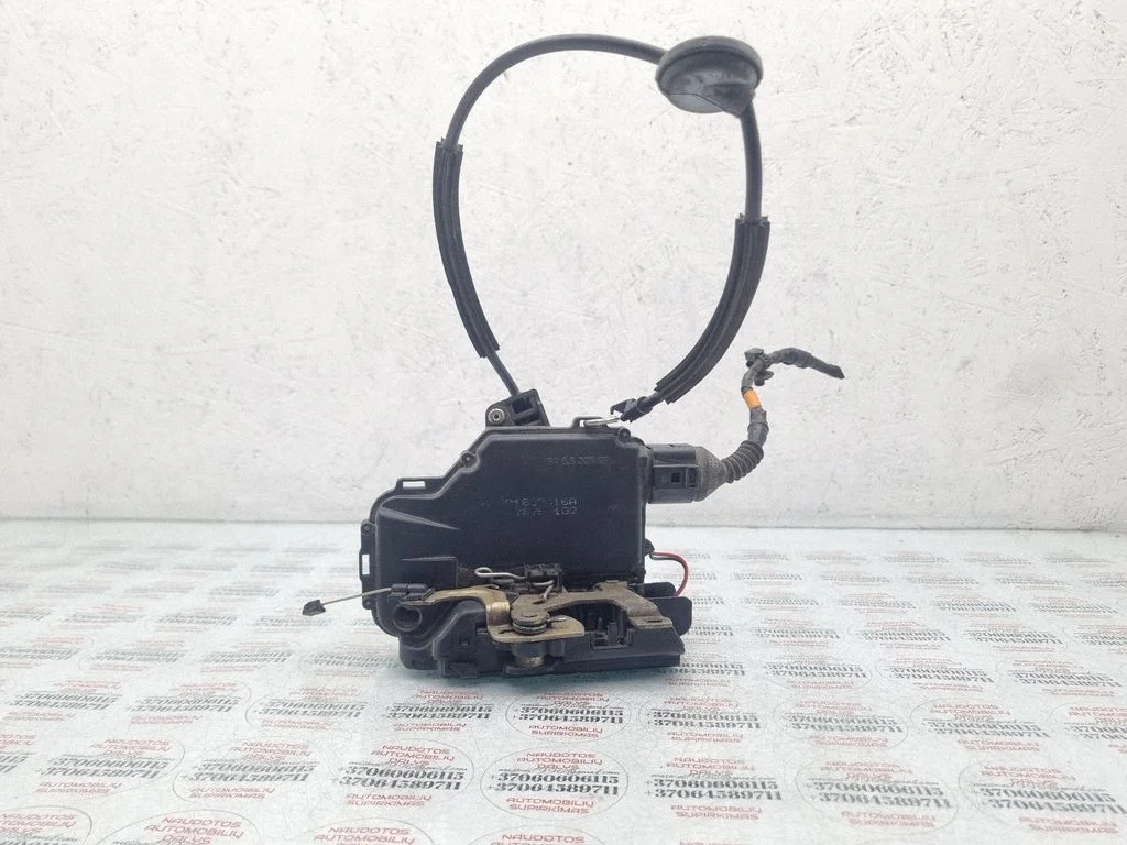 Front door lock – Volkswagen Passat B5 (1997-2000)