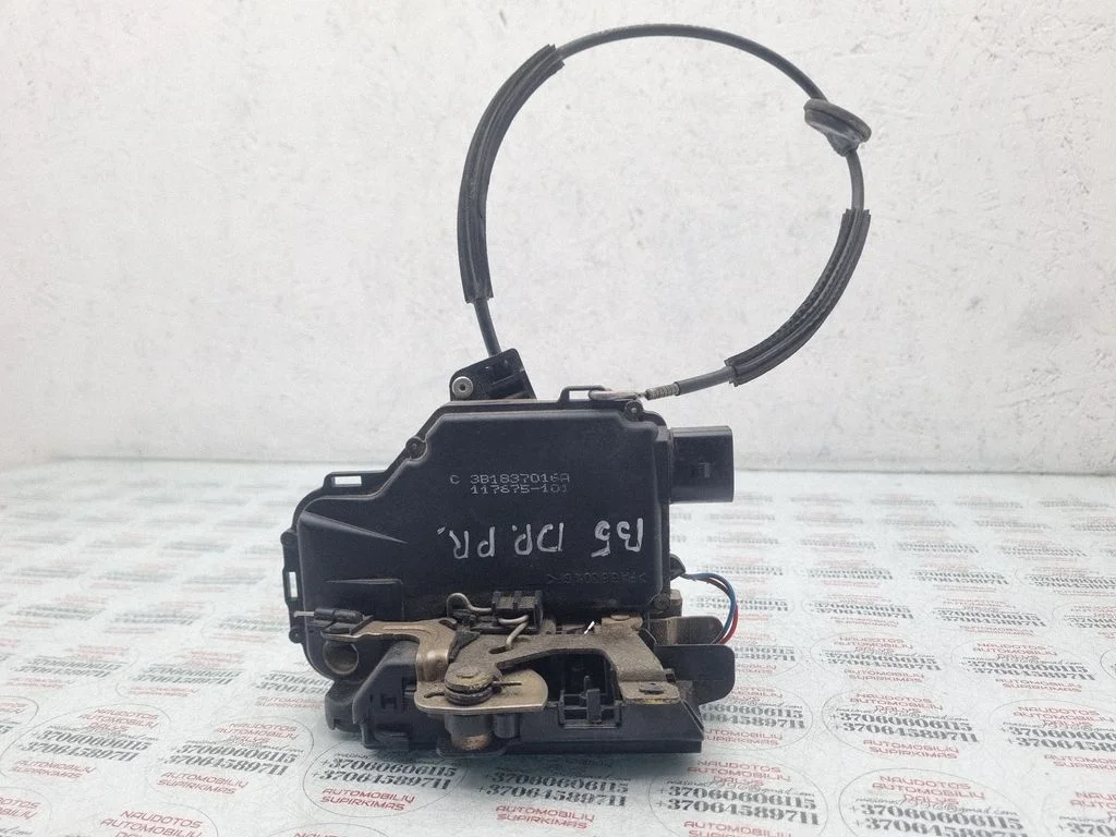 Front door lock – Volkswagen Passat B5 (1997-2000)