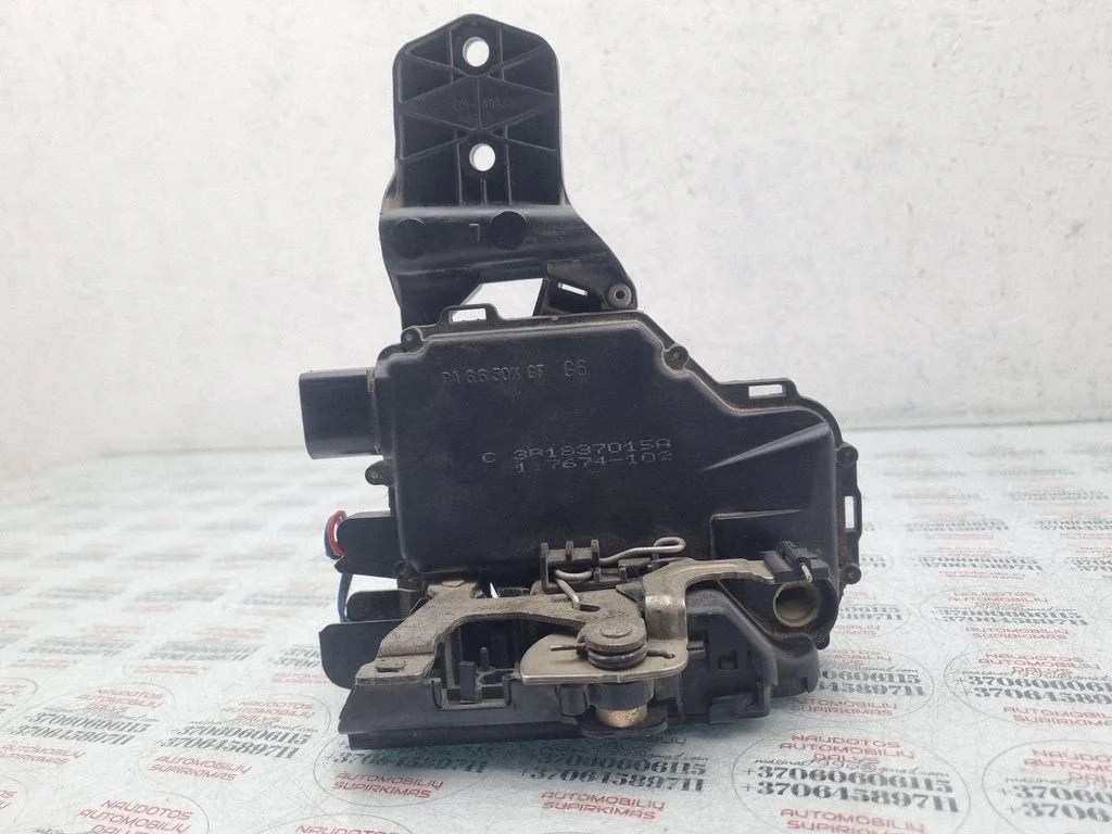 Front door lock – Volkswagen Passat B5 (1997-2000)