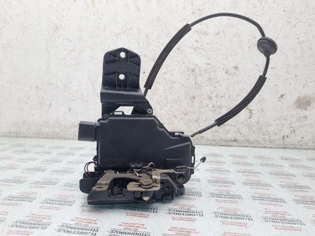 Priekšējo durvju slēdzene 3B0837085A