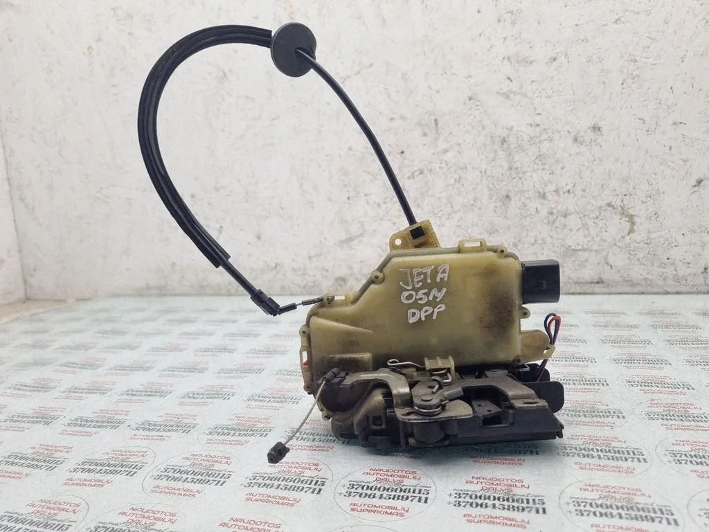 Front door lock – Volkswagen Jetta V (2005-2010)