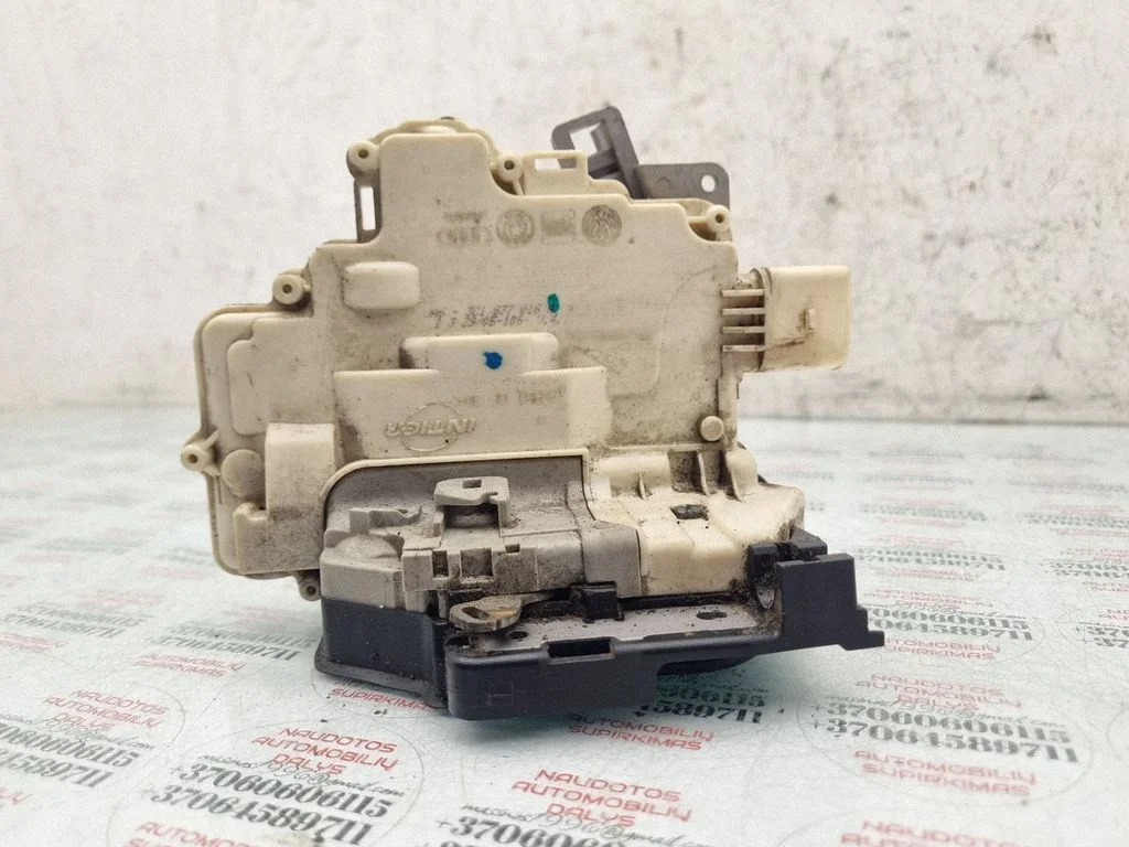 Front door lock 3C1837016A