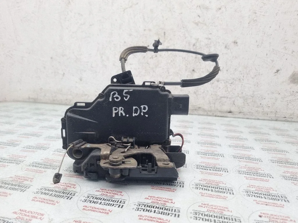 Priekšējo durvju slēdzene 3B0837085A