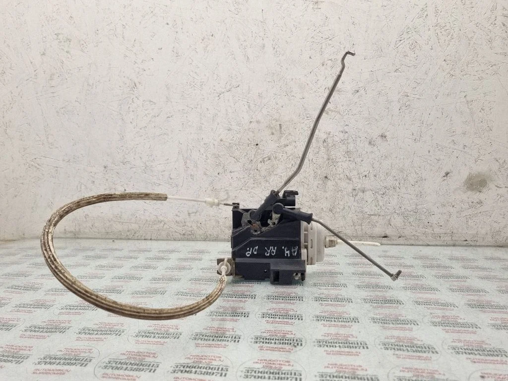 Front door lock 8D1837016E