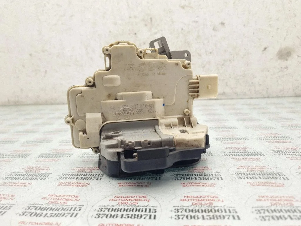 Esiukse lukk 8E1837016AA