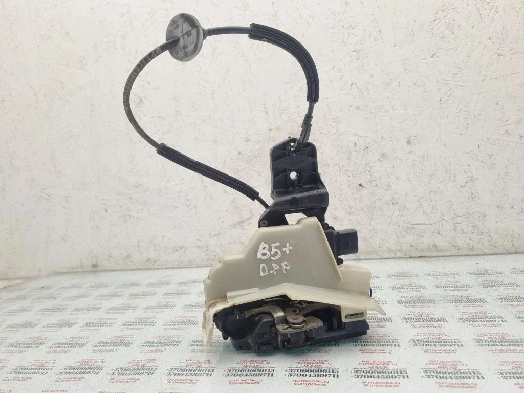 Front door lock 1J0837868
