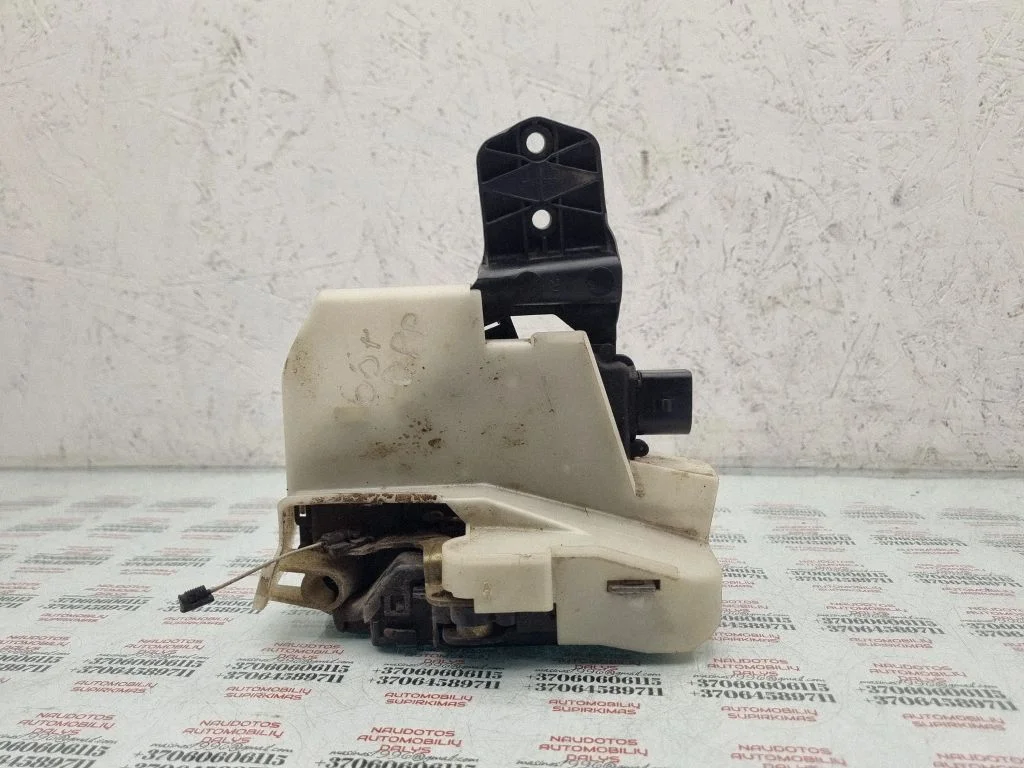 Front door lock 3B0837868