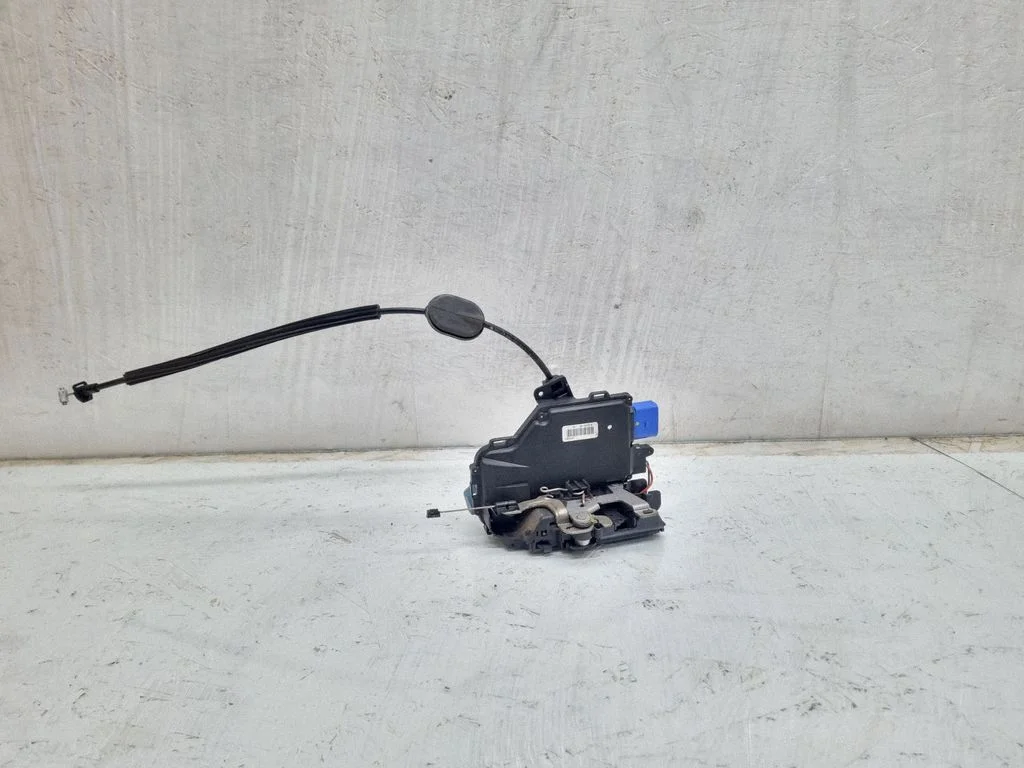 Zamek drzwi przednich 3D1837016