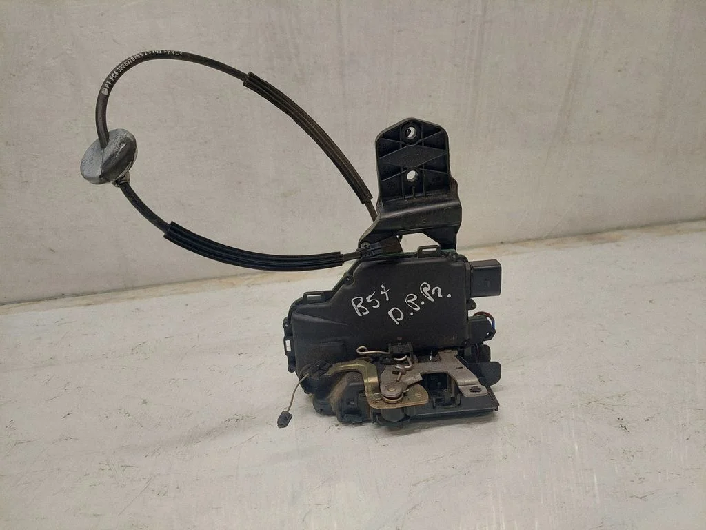 Front door lock 3B0837868