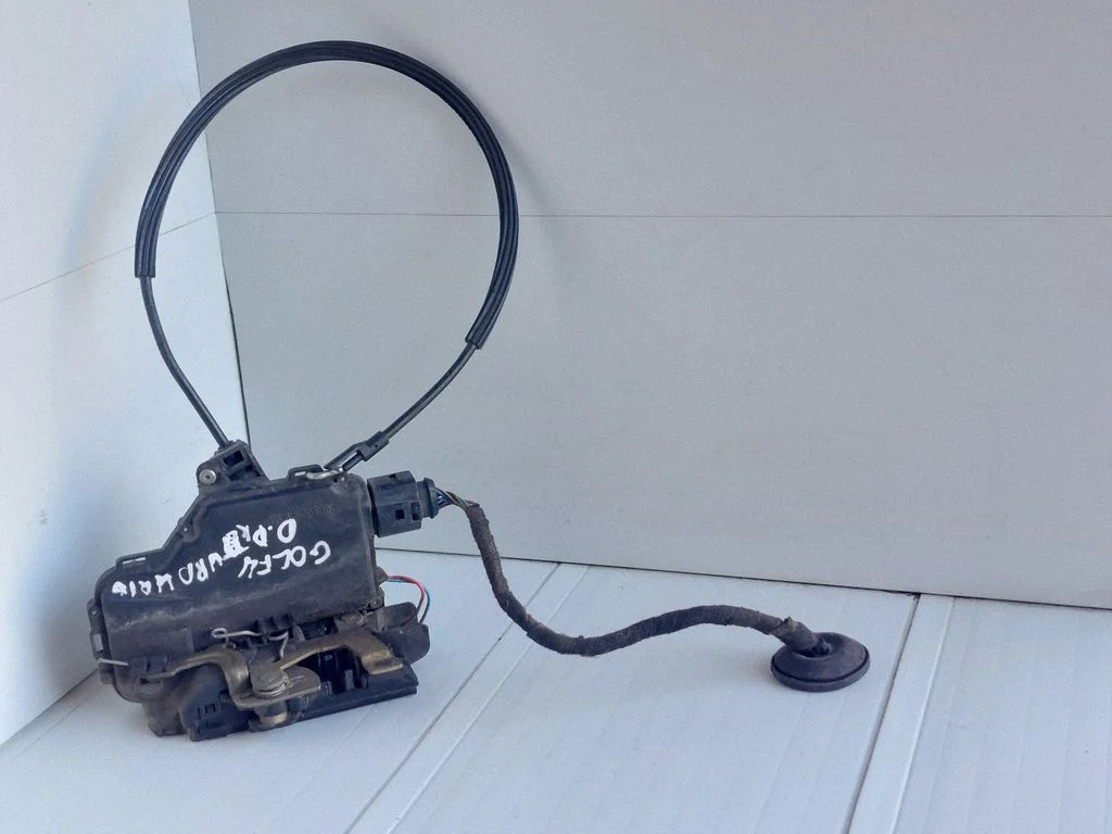 Front door lock 1J0973714