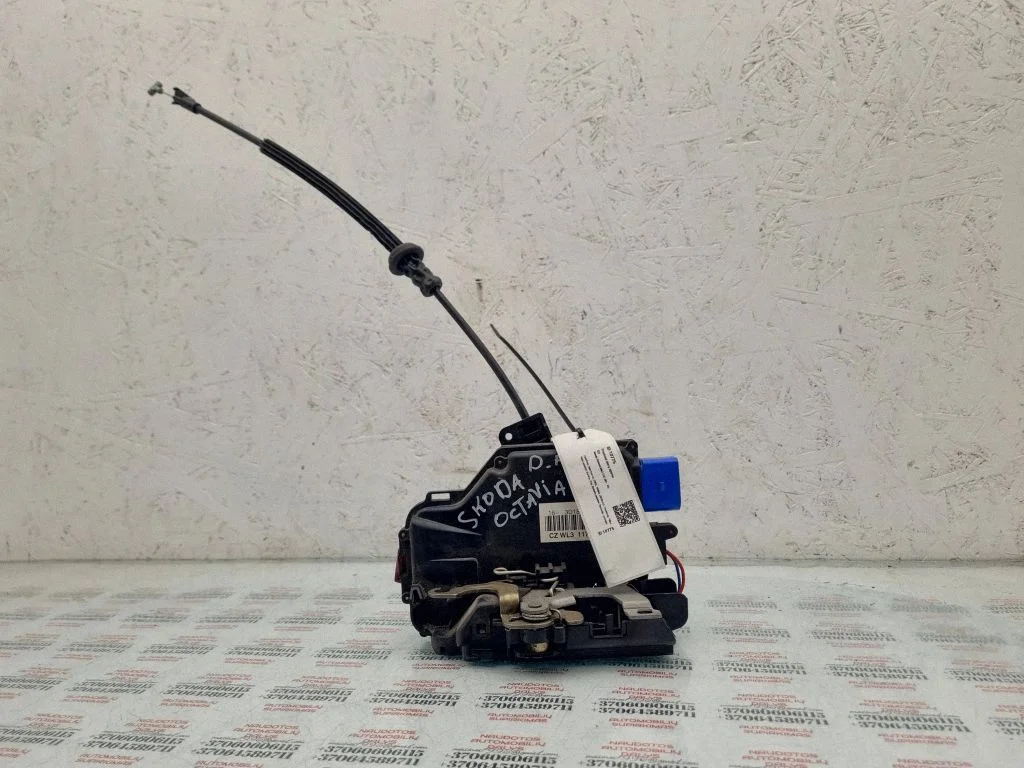 Front door lock 3D1837016