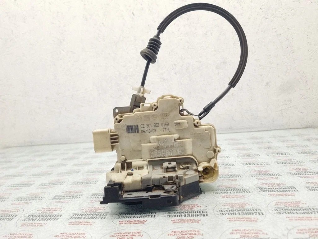 Front door lock 3C1837015A